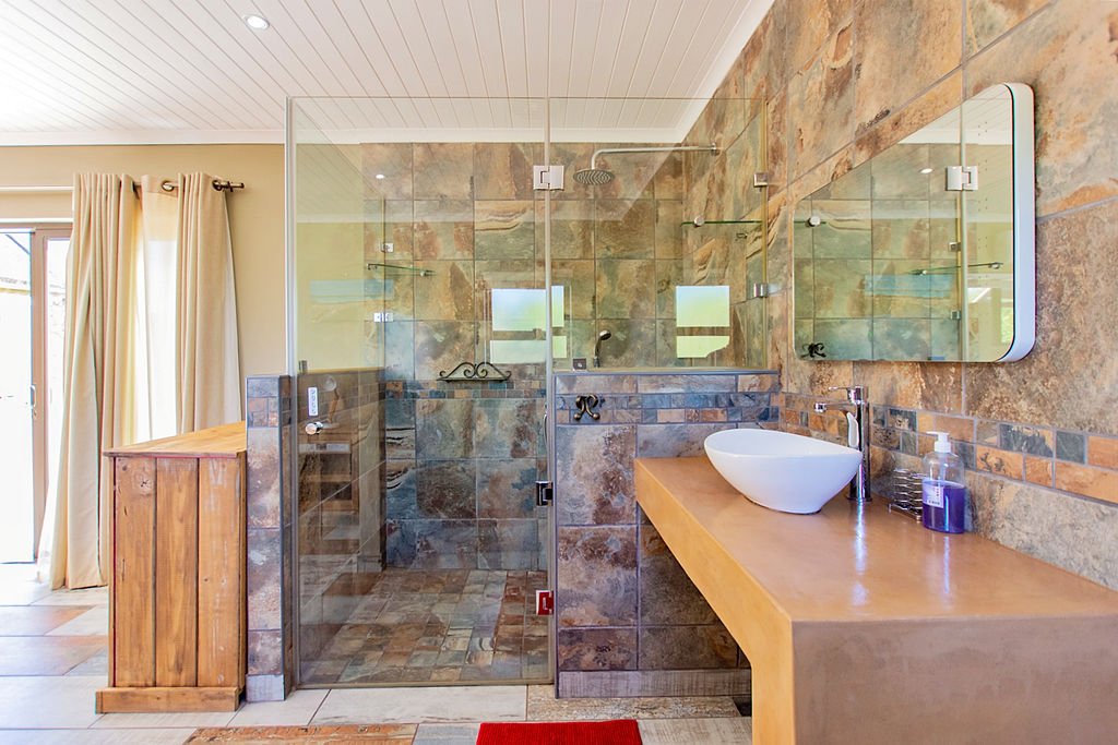 En-suite bathroom
